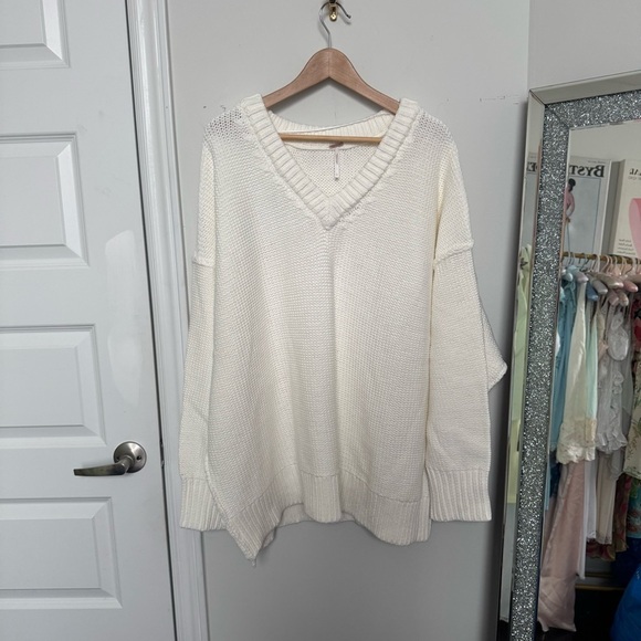 NWOT FREE PEOPLE ALI V-NECK SWEATER Boho Knit Cozy Minimalist oversized L - Picture 5 of 10
